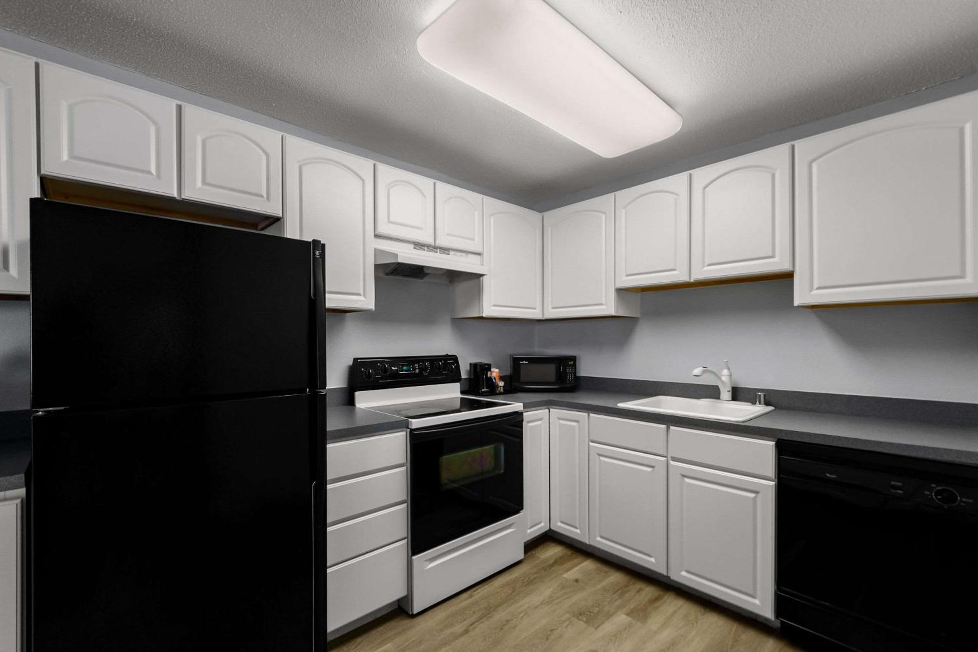 Clarion Inn Falls Church-Arlington Экстерьер фото