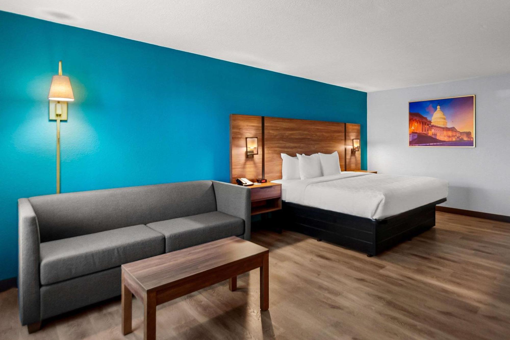 Clarion Inn Falls Church-Arlington Экстерьер фото