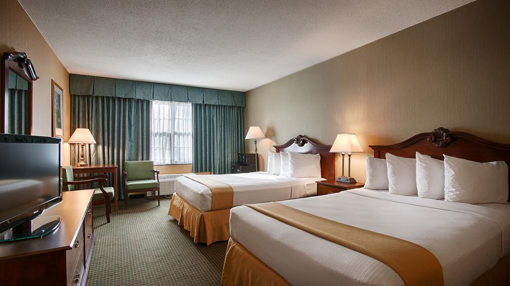 Clarion Inn Falls Church-Arlington Экстерьер фото