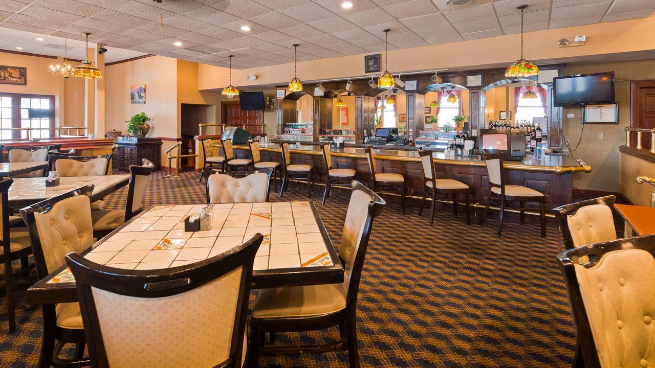 Clarion Inn Falls Church-Arlington Экстерьер фото