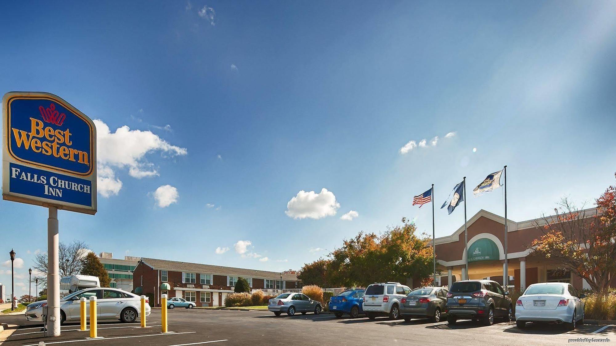 Clarion Inn Falls Church-Arlington Экстерьер фото